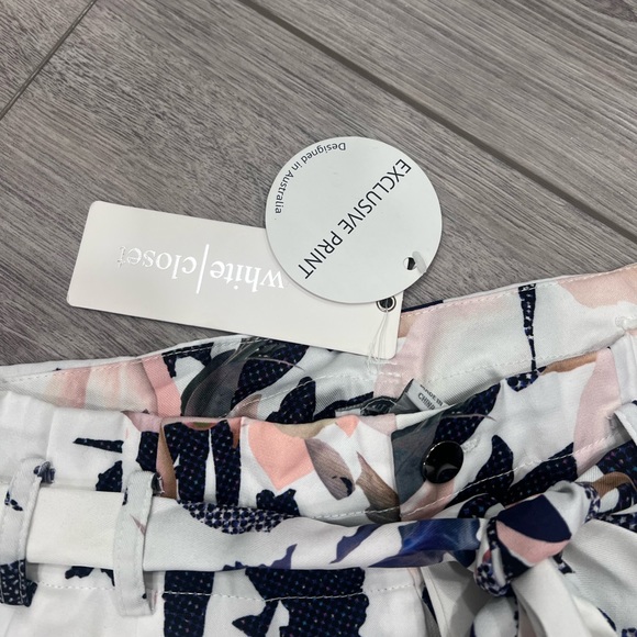 Exclusive print floral shorts - Picture 3 of 7